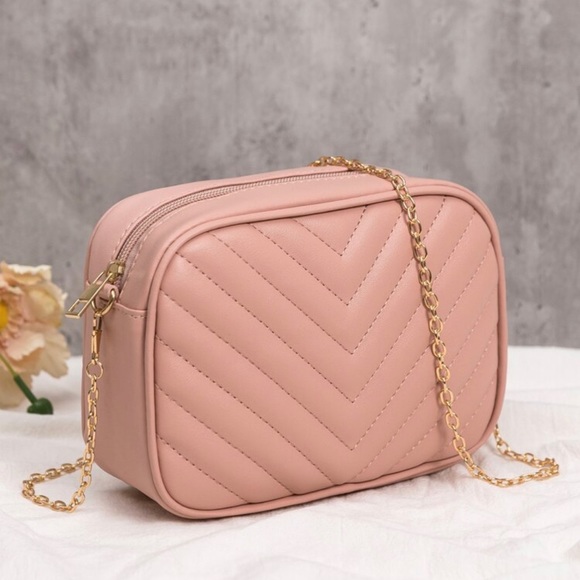 ❤️Pink Quilted Chevron Crossbody Purse - Picture 3 of 5